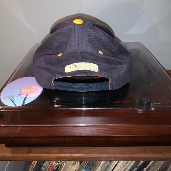 BUFFALO Sabres NHL SnapBack - Picture 3 of 7